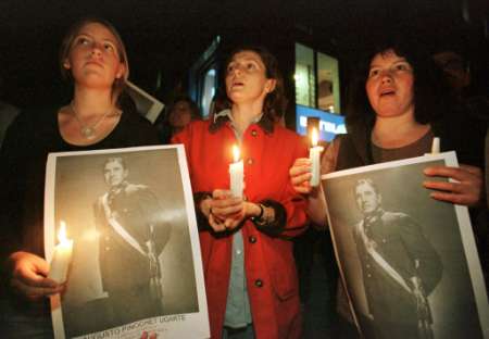 Augusto Pinochet candle lightvigil, October 27, 1998.