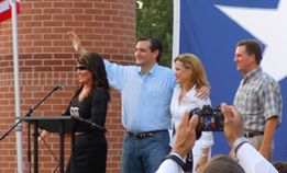 ‎Former Alaska Gov. Sarah Palin, left, stands with Ted Cruz and his wife, Heidi, as U.S. Senator Jim DeMint looks on, during a rally in The Woodlands, Texas, July 27, 2012.

التعليق هنا
https://www.facebook.com/EveryScreen/posts/189783511152976‎