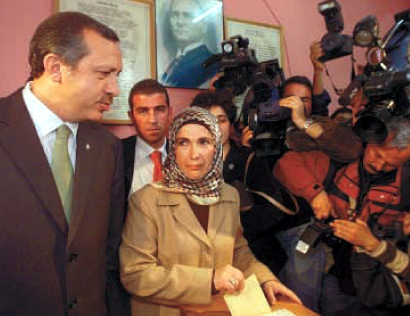 Recep Tayyip Erdogan and his wife casting votes, Ankara, November 3, 2002.