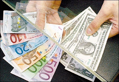 Euro and dollar notes.