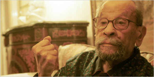 Naguib Mahfouz in 2002 in Cairo