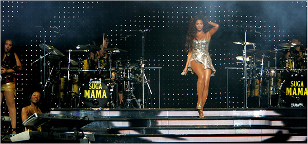 Beyonce in a concert, 2007.