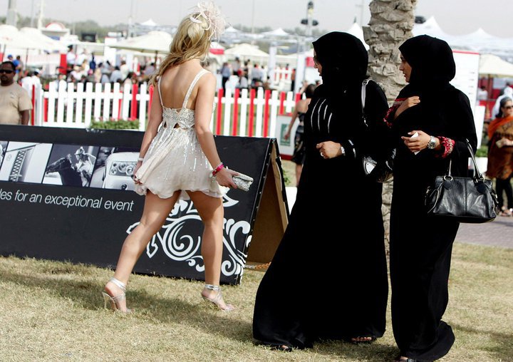 A highly circulated Veil vs. Beauty Internet photo, 2011.